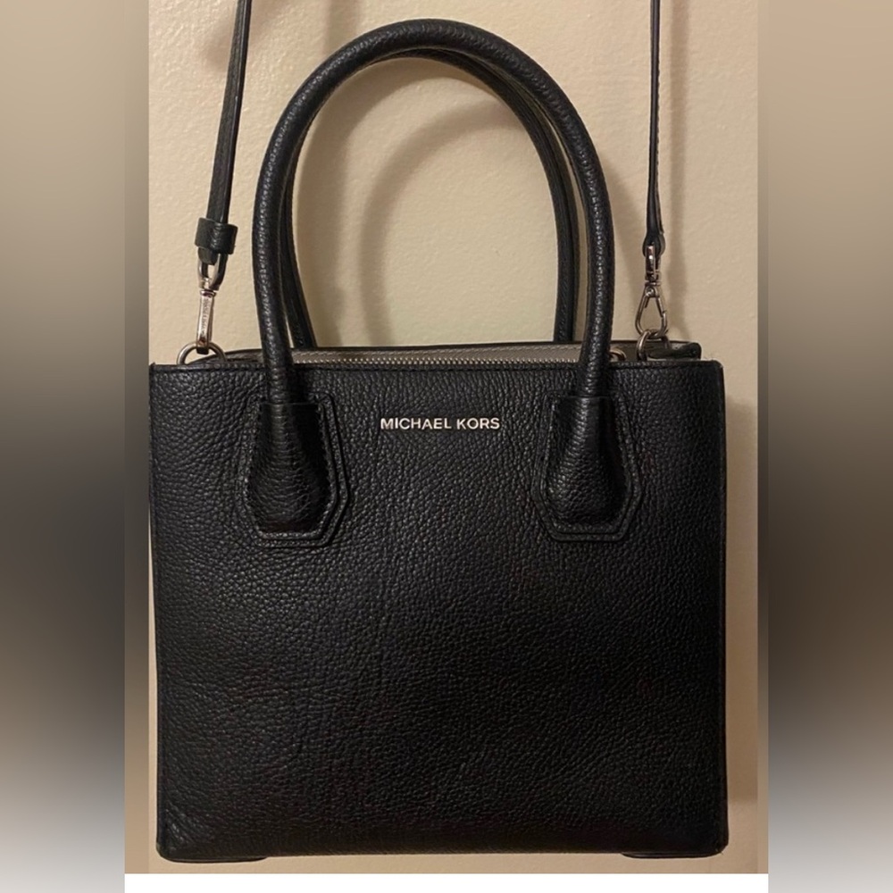 Michael Kors- Black Leather Handbag, Wifh Leather Inside, With a Shoulder Strap